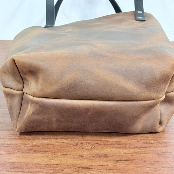 Portland Leather Goods Medium Canyon Classic Tote Bag - Picture 3 of 7